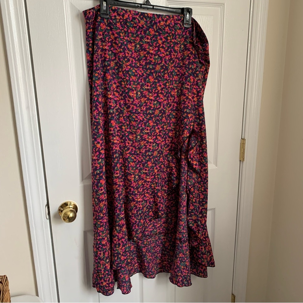 Lonees 2x floral skirt with ruffle slit 38 1/2” length